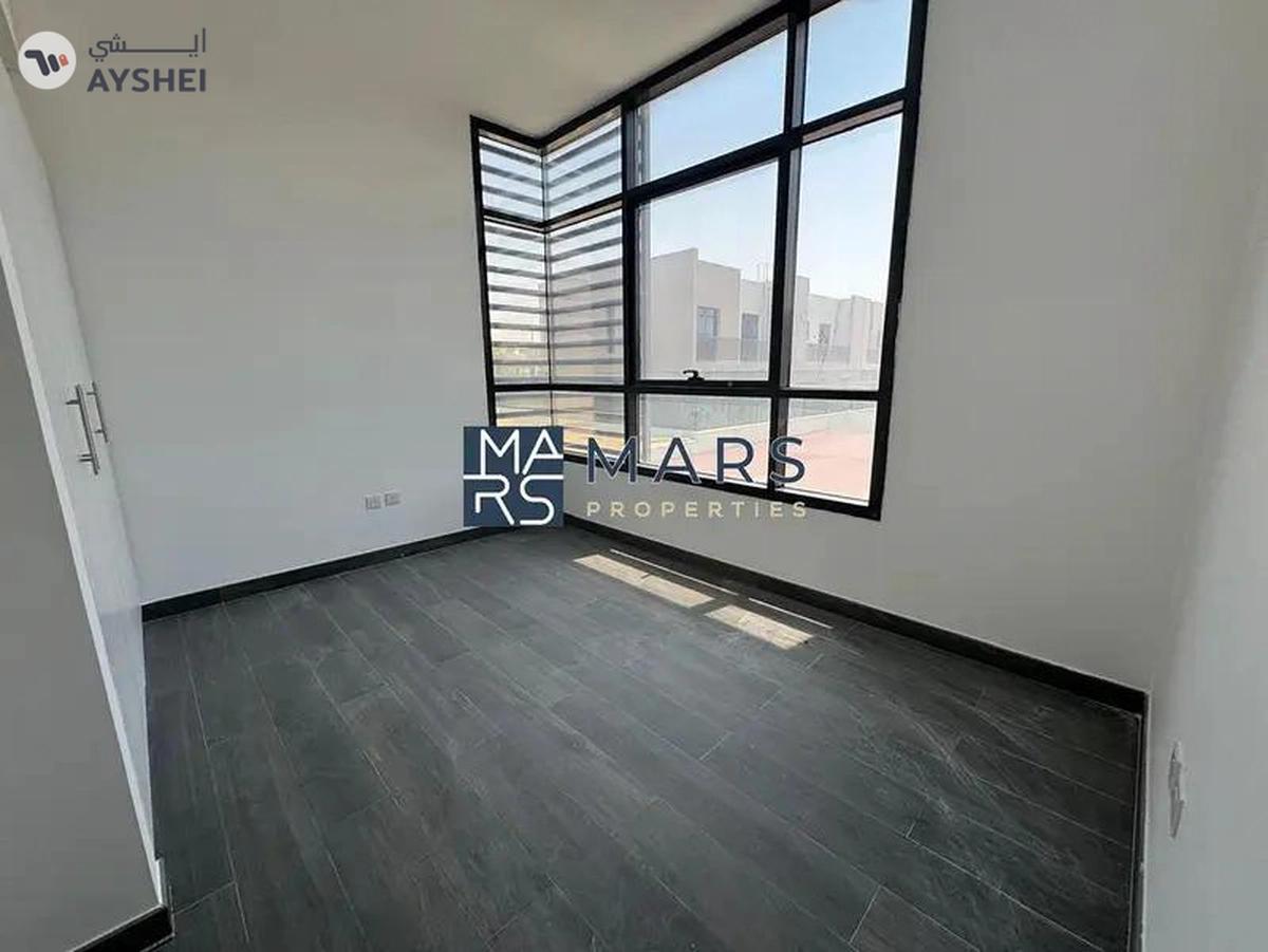 End Unit Villa With Study Room in Excellent Community-5-5