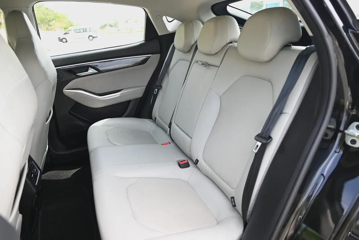 0% DP - JAC J7 LUXURY 2023 - LOW MILEAGE - WELL MAINTAINED-14-14