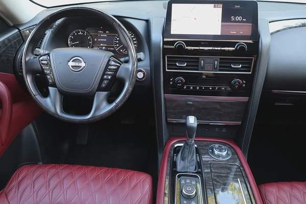 PATROL V6 SE PLATINUM - GCC SPECS - PPF - WARRANTY AND SERVICE - ACCIDENT FREE -