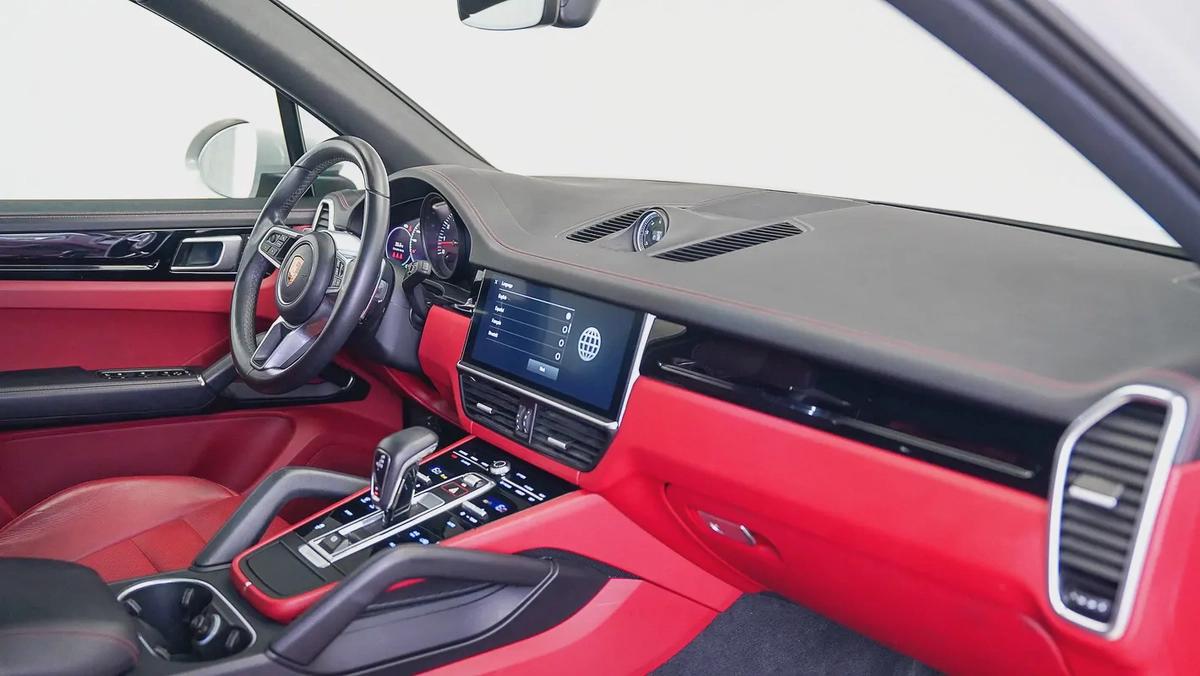 Special Offer | AED 4,276 PM | Premium Colour, Low KM | Cayenne V6-5-5