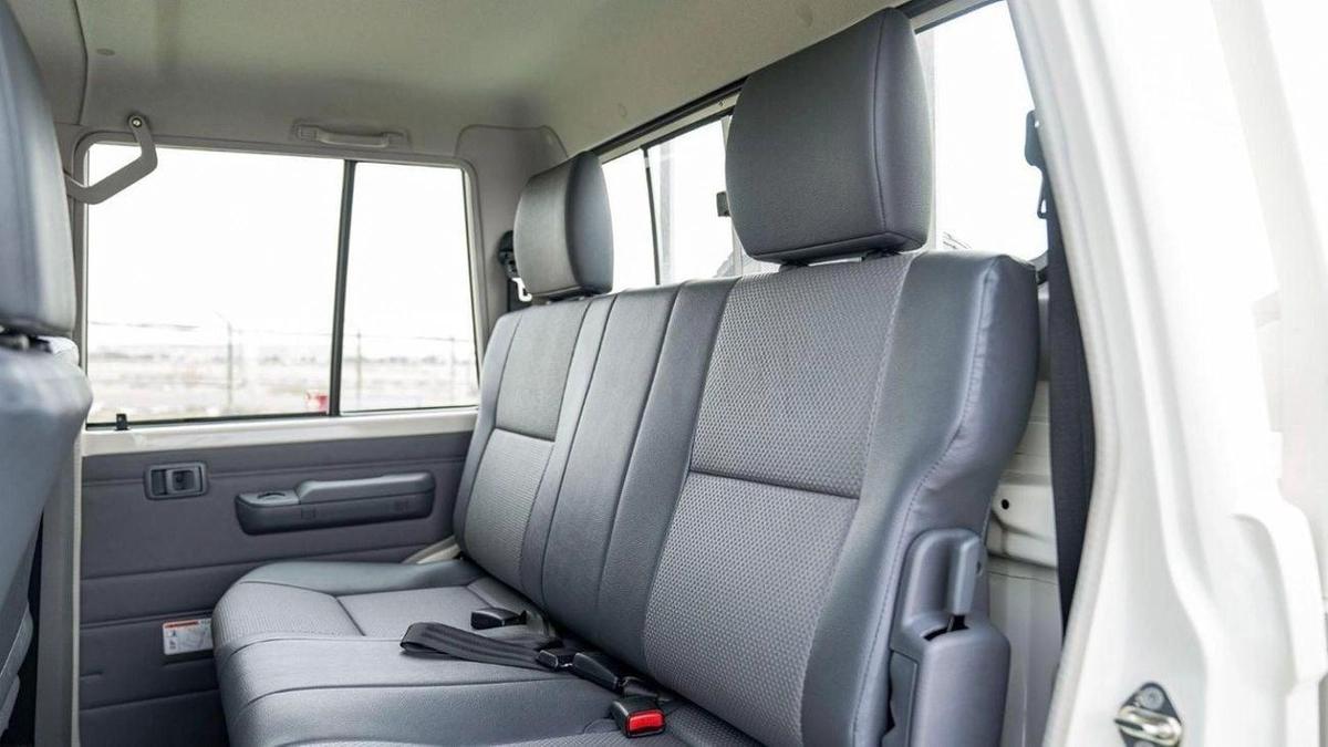 Toyota Land Cruiser Pick Up Toyota Land Cruiser Pick-up DC 4.2L Diesel MT 2024-17-17