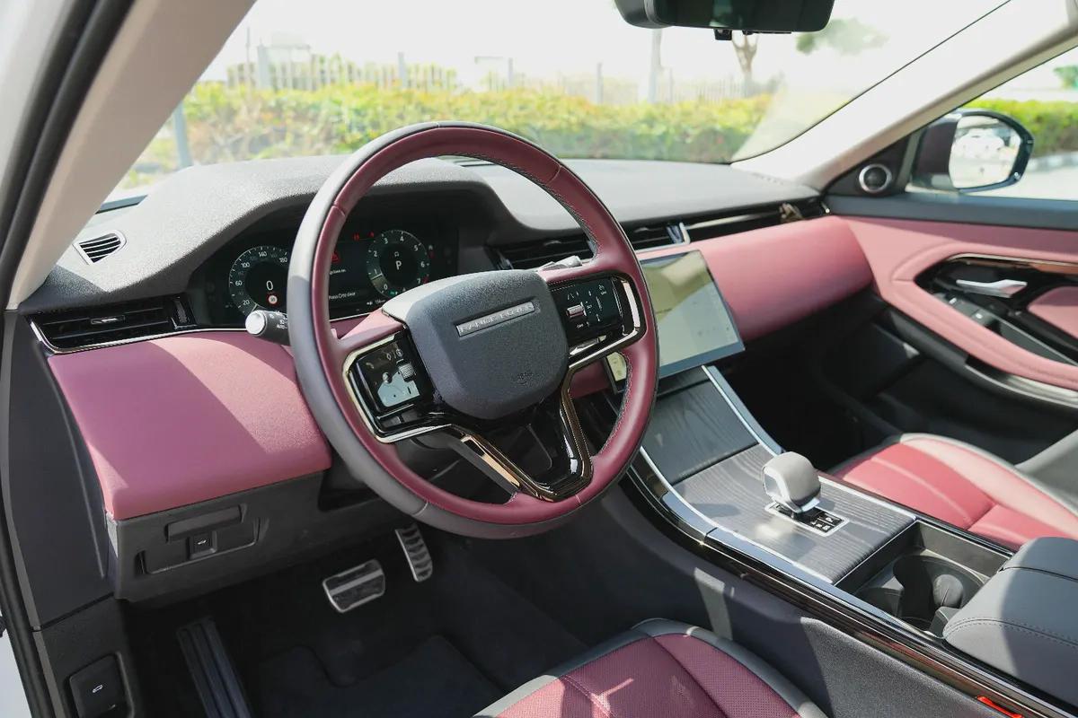 RANGE ROVER EVOQUE SE P250 DYNAMIC 2025!! FIVE YEARS WARRANTY!! THREE YEARS SERVICE CONTRACT-4-4