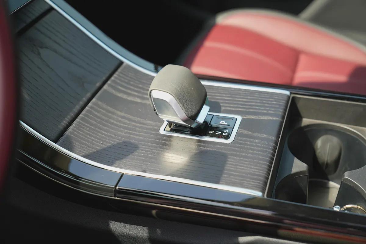 RANGE ROVER EVOQUE SE P250 DYNAMIC 2025!! FIVE YEARS WARRANTY!! THREE YEARS SERVICE CONTRACT-6-6
