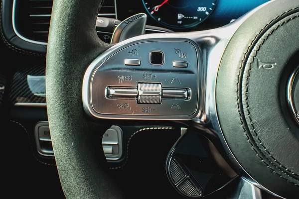 2022 - BENZ GLE63 S AMG - SUPER CLEAN - LIKE NEW - ONLY 35,000 KM
