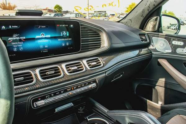 2022 - BENZ GLE63 S AMG - SUPER CLEAN - LIKE NEW - ONLY 35,000 KM