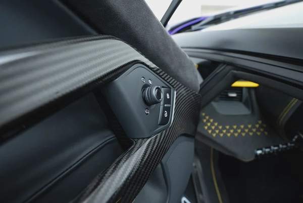 2022 LAMBORGHINI AVENTADOR ULTIMAE 01 OF 250. FULL CARBON