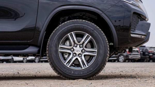 Toyota Fortuner Toyota Fortuner 2.7L Petrol 4X4 MY2025