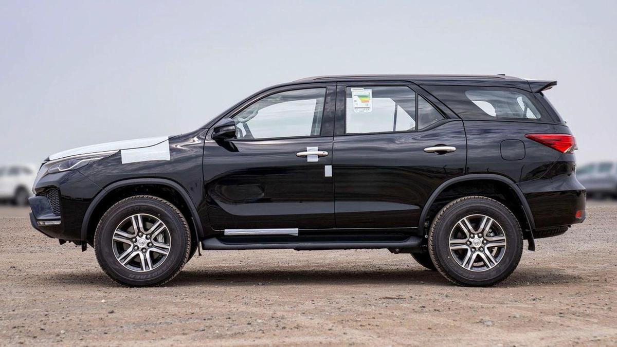 Toyota Fortuner Toyota Fortuner 2.7L Petrol 4X4 MY2025-8-8