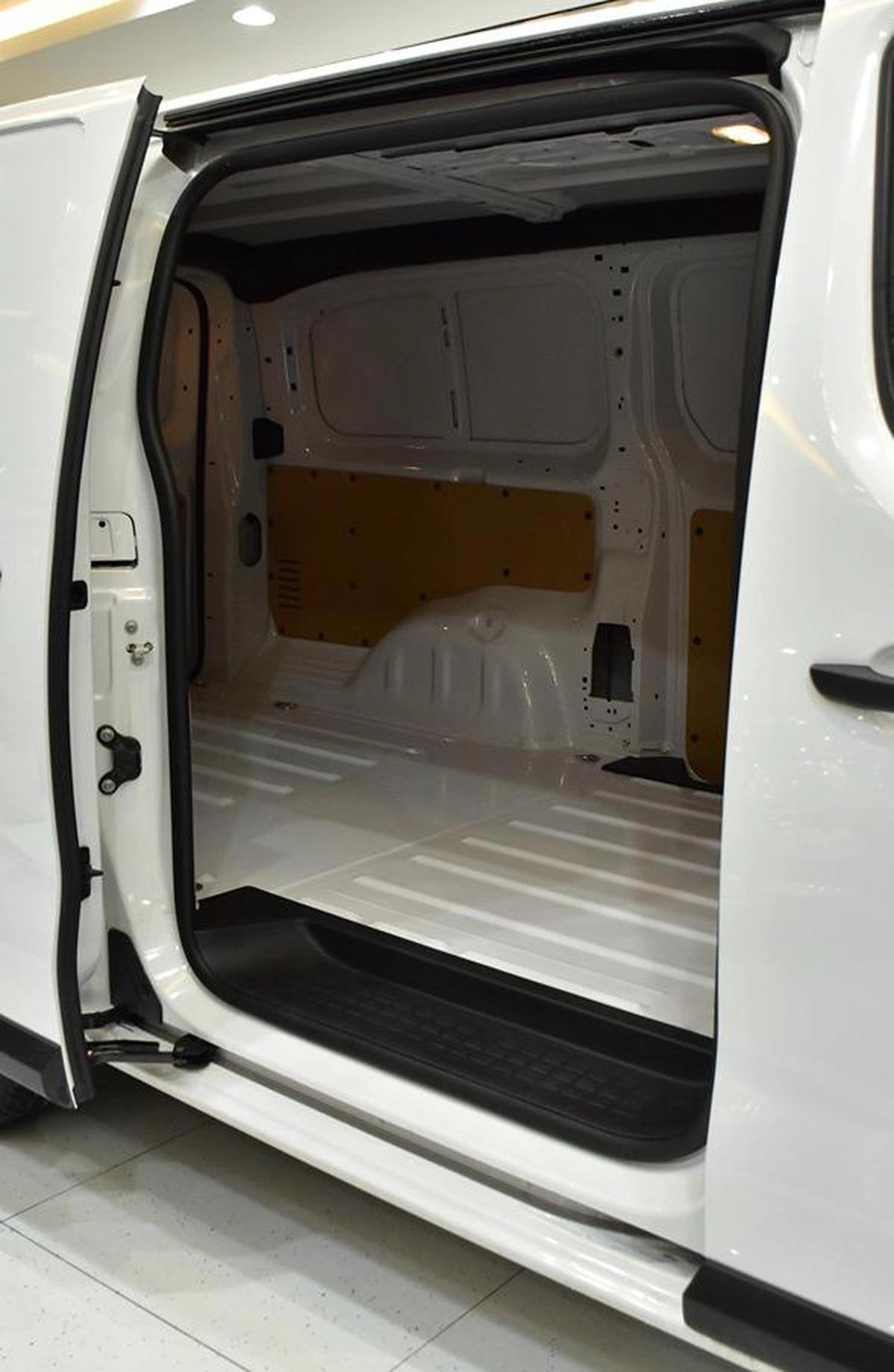 Fiat Scudo ( 2025 Model ) in White Color GCC Specs-5-5