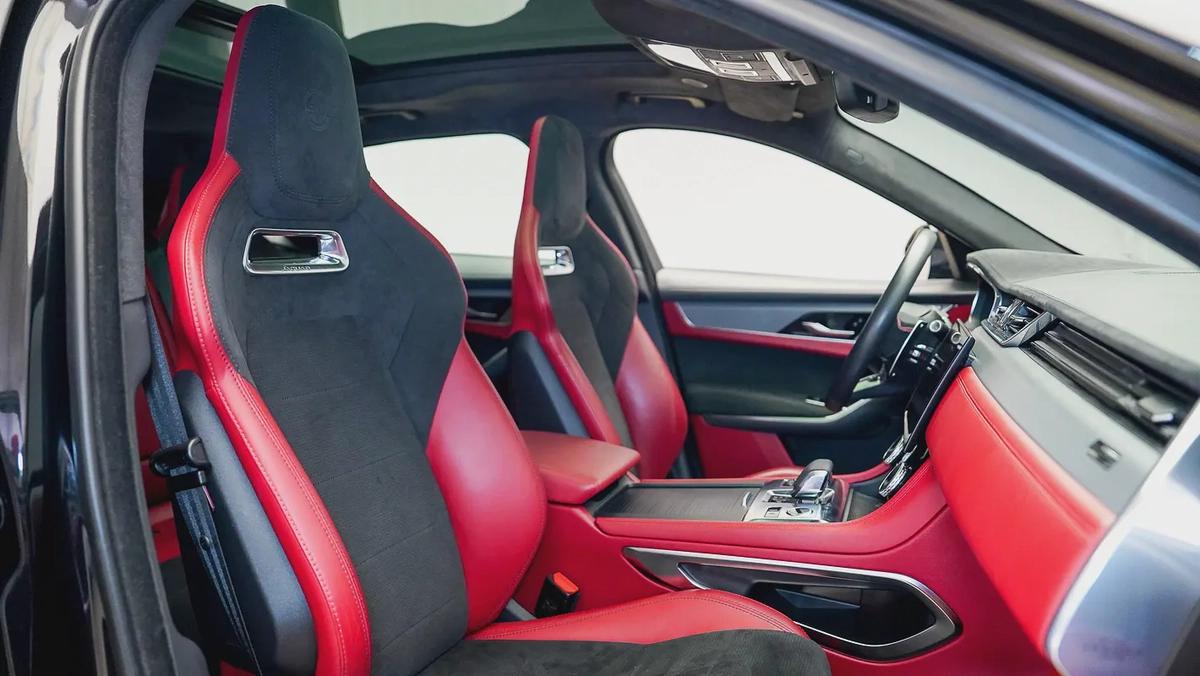 Special Offer | AED 4,423 PM | Super Low KM, Warranty, Service Oct 2028 | F Pace P550 SVR-5-5