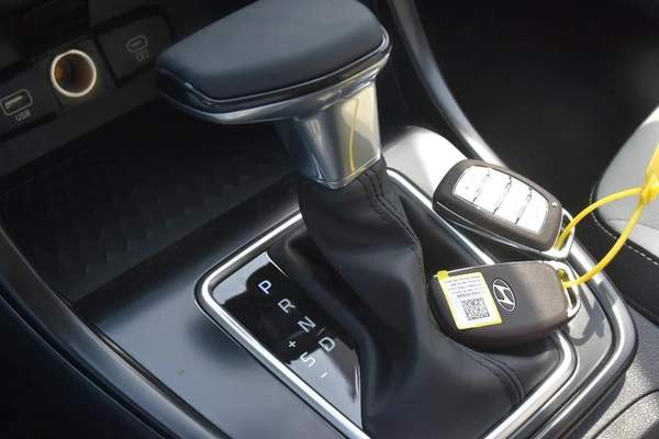 CRETA 1.5 GCC 2026 | SILVER