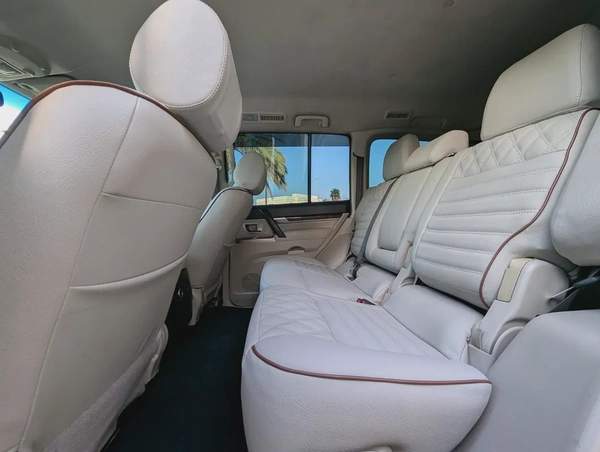 MITSUBISHI PAJERO 2017 GLS MID OPTION GCC V6 3.5L IN PERFECT CONDITION