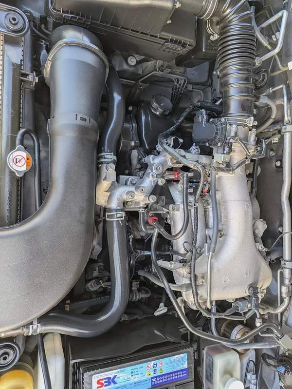 MITSUBISHI PAJERO 2017 GLS MID OPTION GCC V6 3.5L IN PERFECT CONDITION