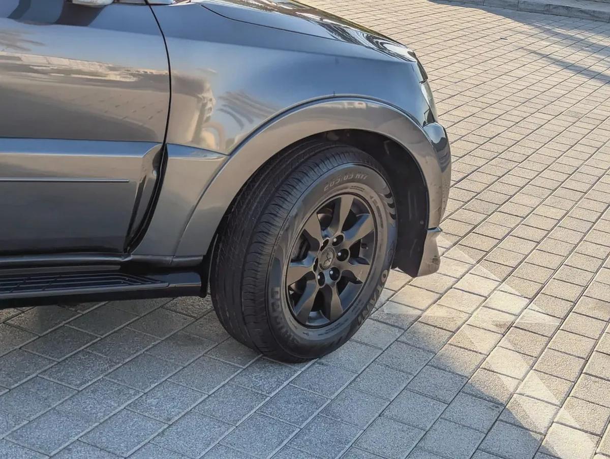 MITSUBISHI PAJERO 2017 GLS MID OPTION GCC V6 3.5L IN PERFECT CONDITION-13-13