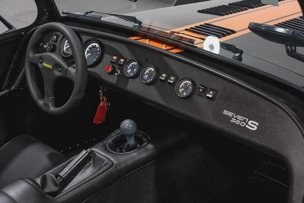 CASH ONLY: 239,000 AED | 2025 Caterham 360S / Perfect Entry-Level Caterham / Caterham Warranty