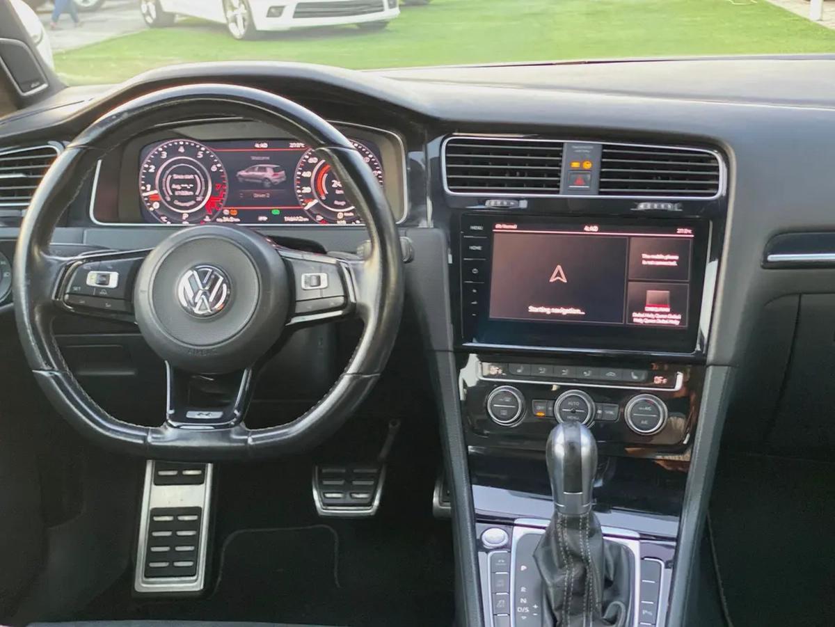 (2018)//GOLF-R//GCC//FULL OPTION//-11-11