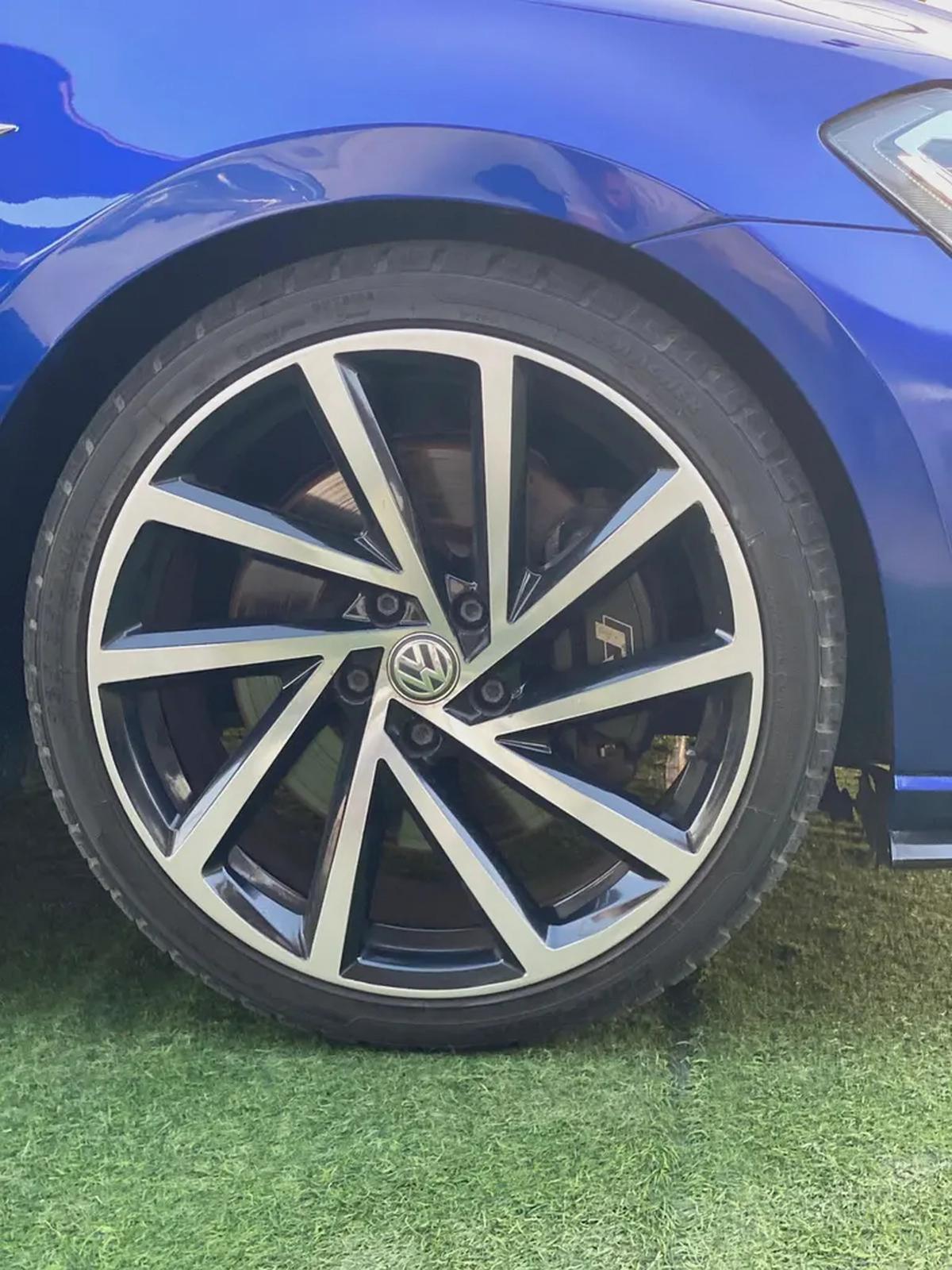(2018)//GOLF-R//GCC//FULL OPTION//-17-17
