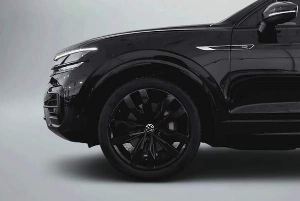 2023 Volkswagen Touareg R-Line - GCC Specs - Like New!