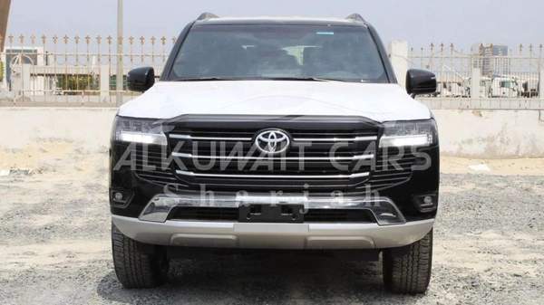 Toyota Land Cruiser GXR 4.0L TOYOTA LAND CRUISER LC300 GXR 4.0P AT MY2025 – BLACK