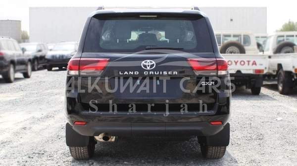 Toyota Land Cruiser GXR 4.0L TOYOTA LAND CRUISER LC300 GXR 4.0P AT MY2025 – BLACK