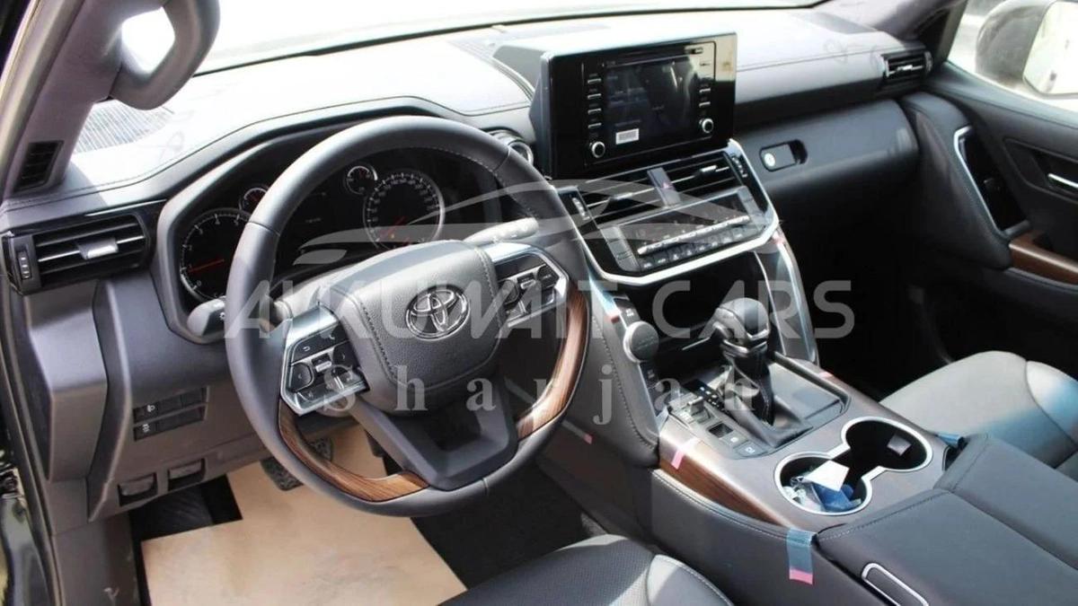 Toyota Land Cruiser GXR 4.0L TOYOTA LAND CRUISER LC300 GXR 4.0P AT MY2025 – BLACK-8-8