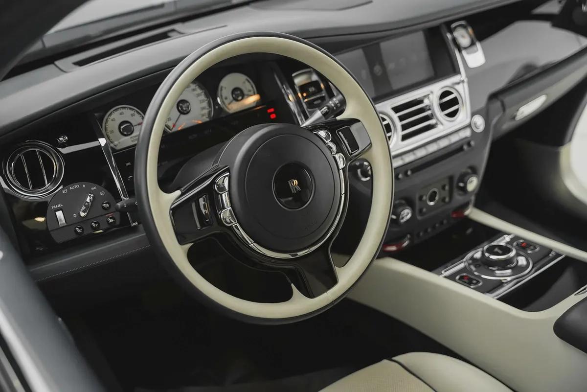 2017 ROLLS-ROYCE WRAITH-8-8