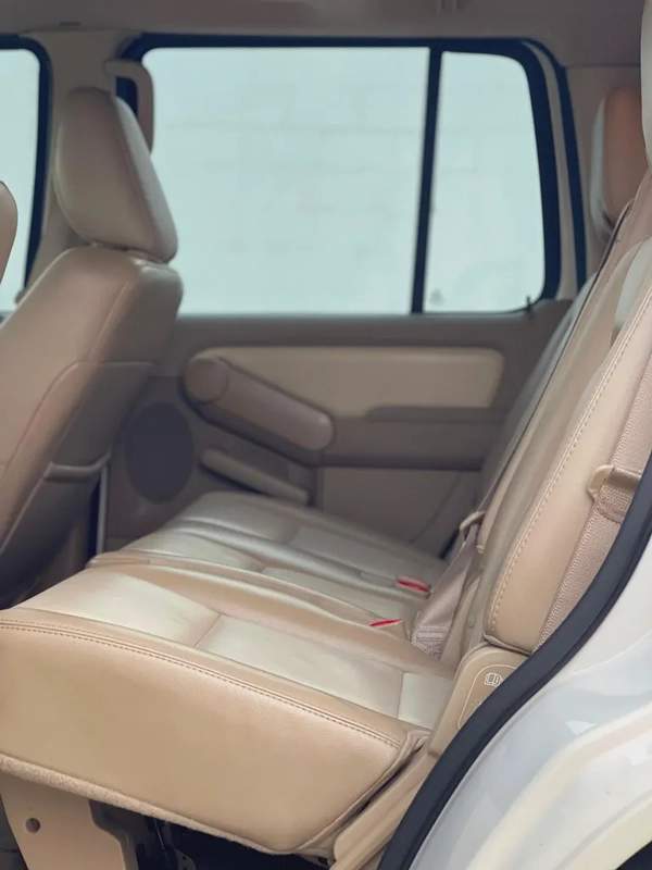 Ford Explorer XLT 2010 - GCC first owner