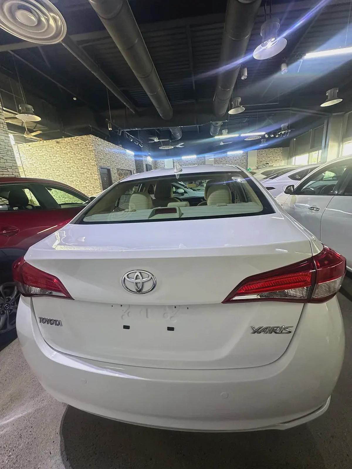 2022 Toyota Yaris SE - GCC Specs - Excellent Condition!-3-3