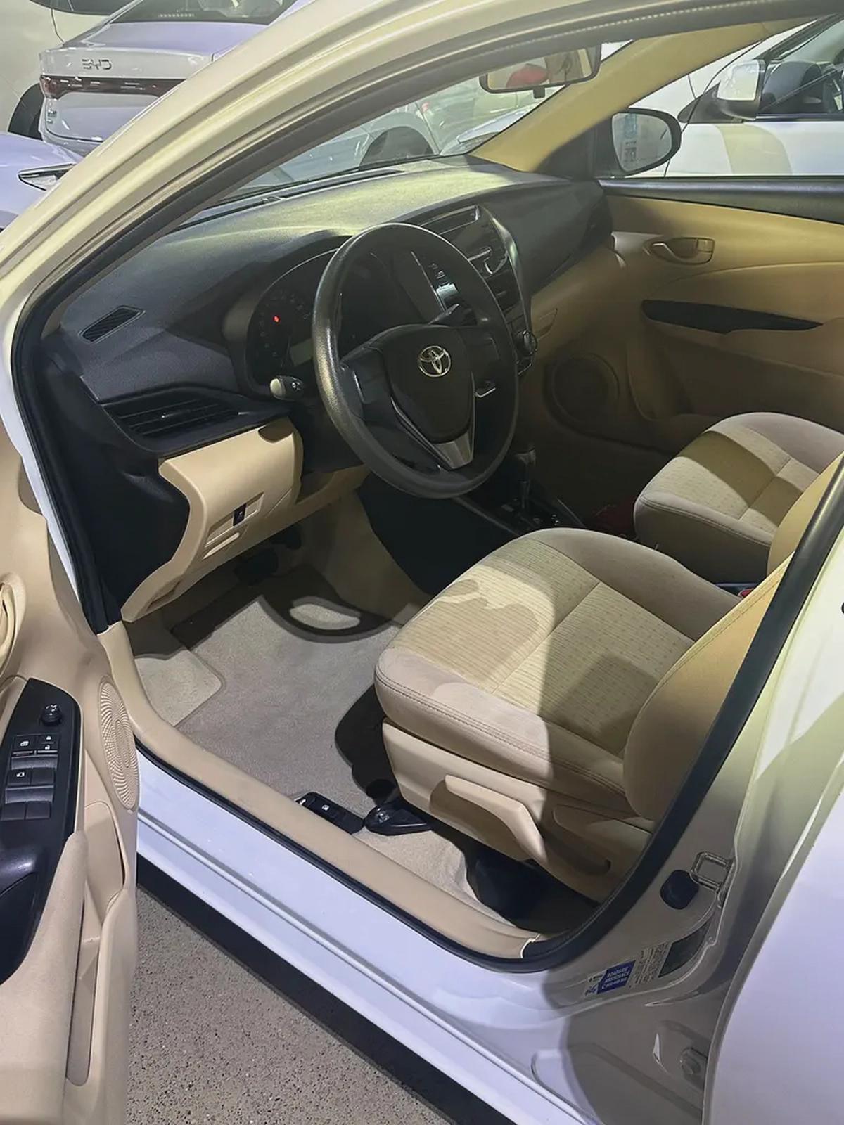 2022 Toyota Yaris SE - GCC Specs - Excellent Condition!-5-5