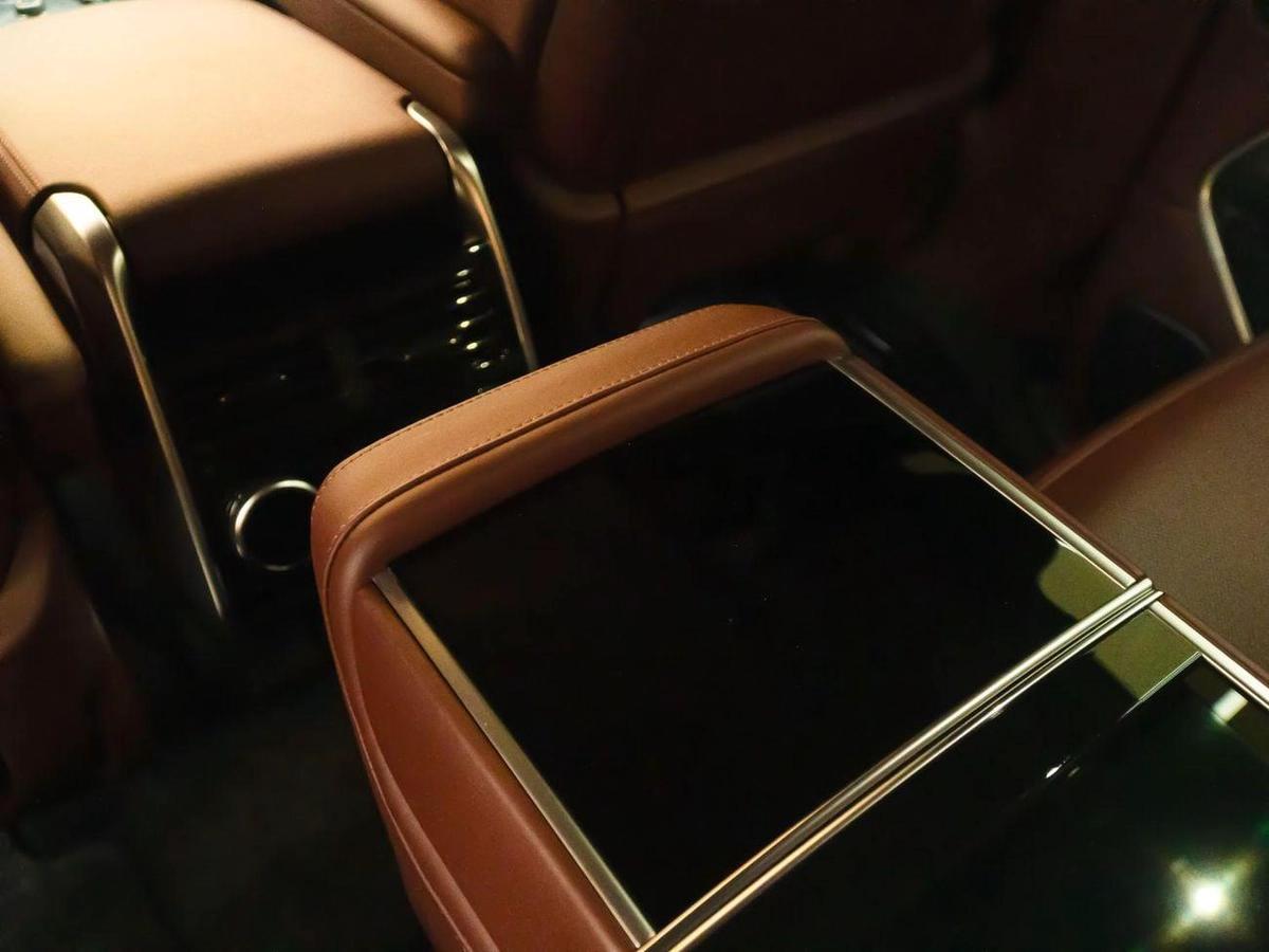 Land Rover Range Rover Autobiography P530 4.4L 2023 Range Rover Vogue Autobiography | Black Exterior | Maroon Interior | Lu-8-8