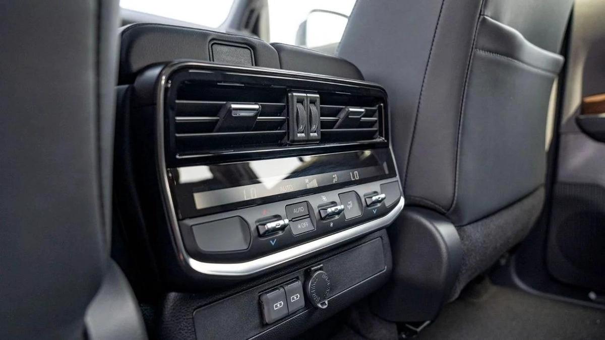 Toyota Land Cruiser LAND CRUISER VX 4.0L V6 PETROL 2024-6-6
