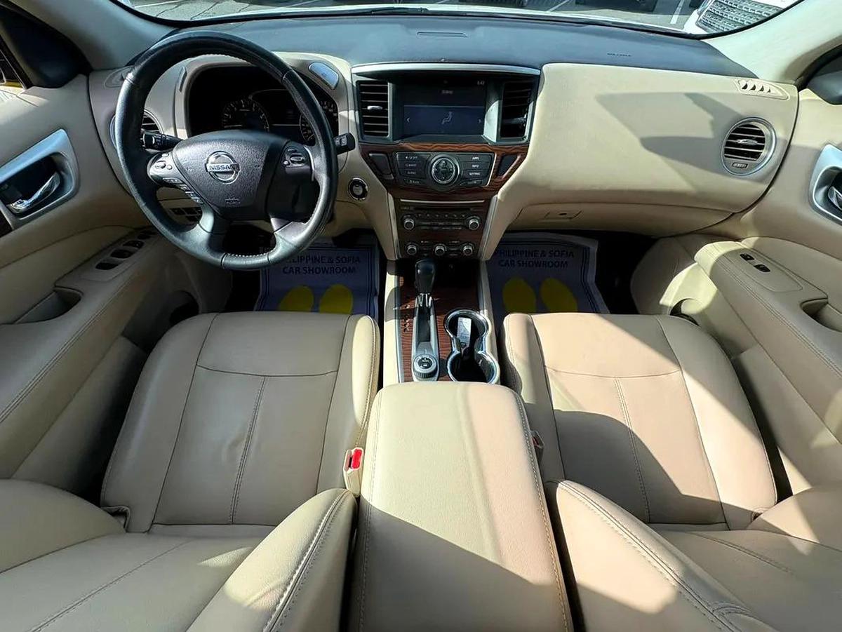 NISSAN PATHFINDER SV HYBRID 2018 MODEL - LOW MILEAGE-11-11