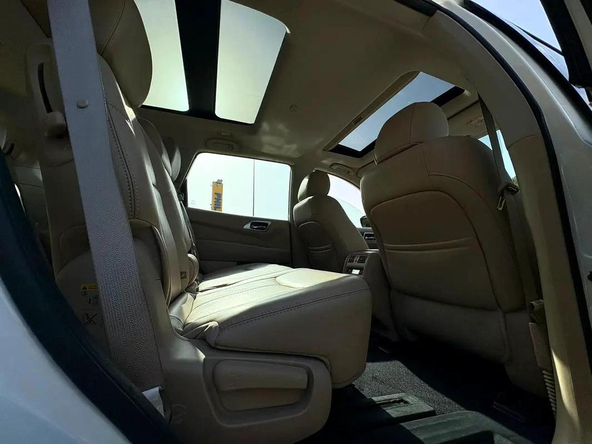 NISSAN PATHFINDER SV HYBRID 2018 MODEL - LOW MILEAGE-3-3