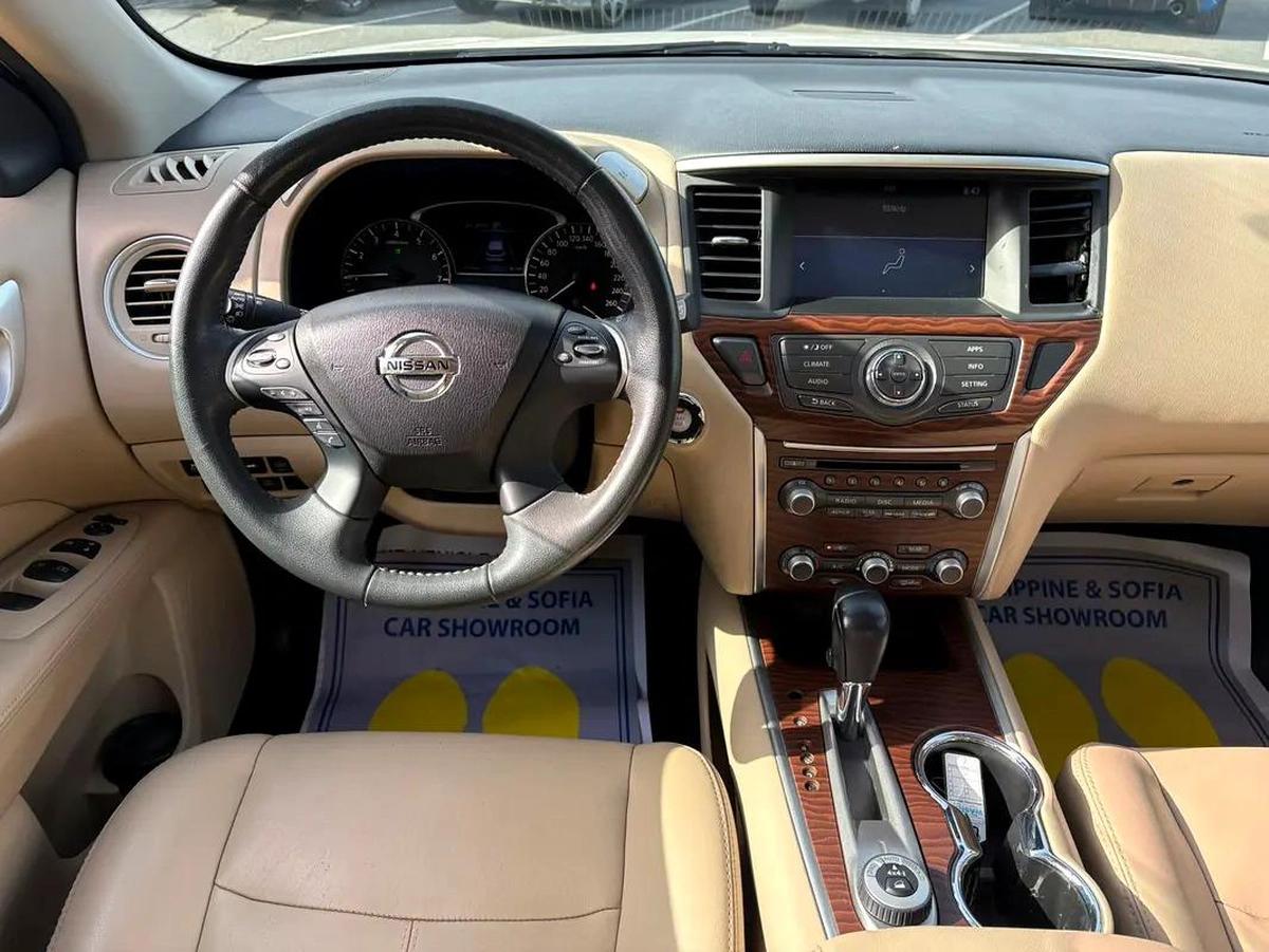 NISSAN PATHFINDER SV HYBRID 2018 MODEL - LOW MILEAGE-1-1