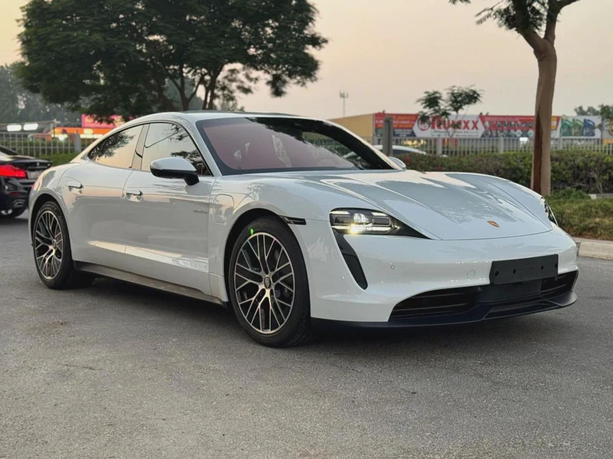 **2023**BRAND NEW GCC SPEC UNDER WARRANTY-0-0
