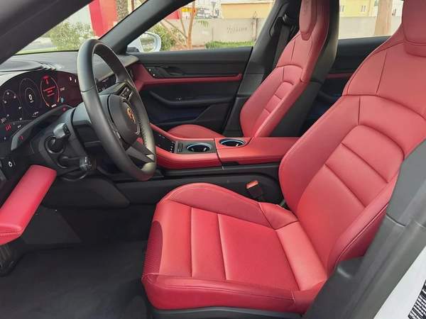 **2023**BRAND NEW GCC SPEC UNDER WARRANTY