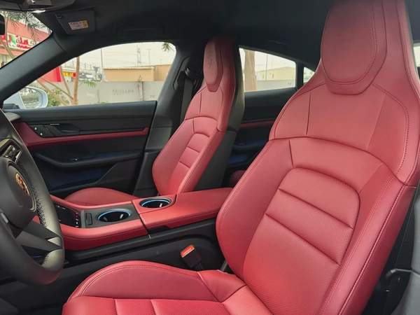 **2023**BRAND NEW GCC SPEC UNDER WARRANTY