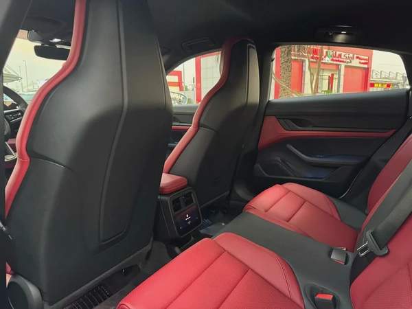 **2023**BRAND NEW GCC SPEC UNDER WARRANTY