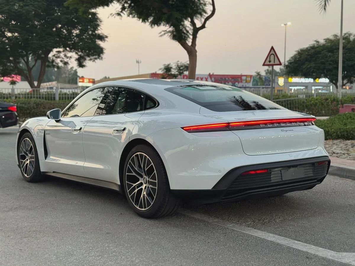 **2023**BRAND NEW GCC SPEC UNDER WARRANTY-18-18