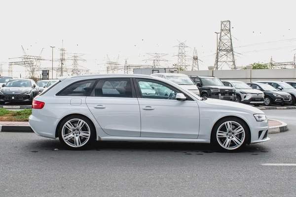 2014 - AUDI RS4 - SUPER CLEAN - LIKE NEW - ONLY 56,000 KM