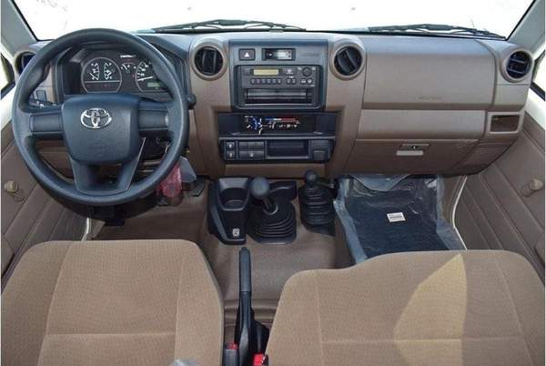 Toyota Land Cruiser 70 Toyota land cruiser hard top 2024 diesel 4.2L