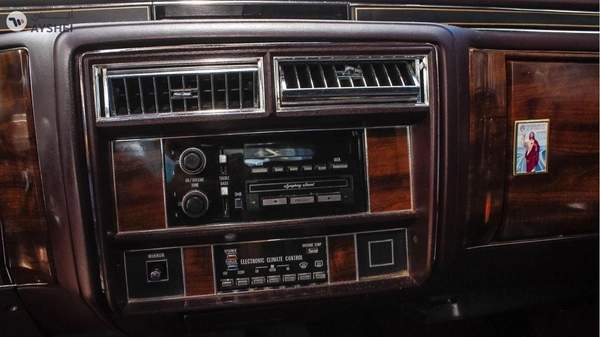 Cadillac Brougham 5.0 L