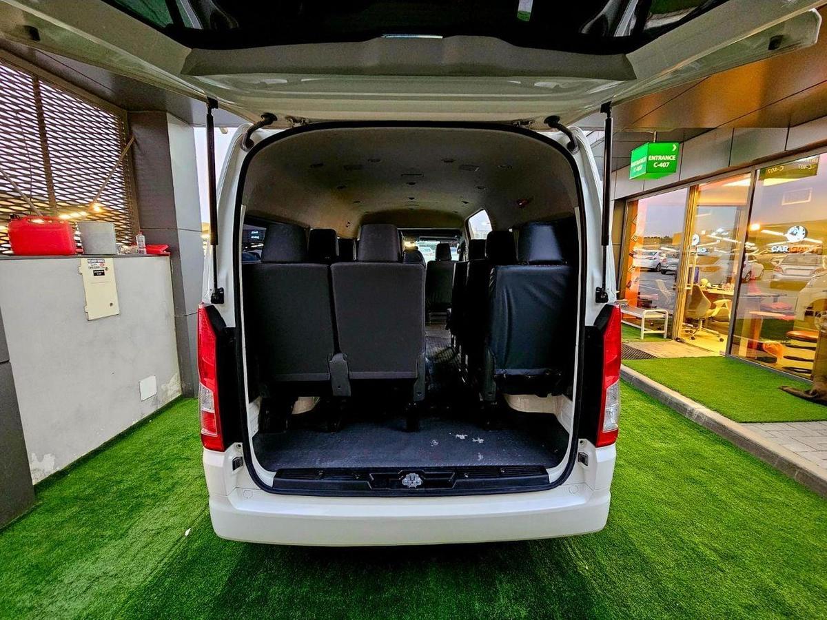 Toyota Hiace HIACE PASSENGER / PETROL MANUAL / 3.5 V6 / HIGH ROOF-4-4