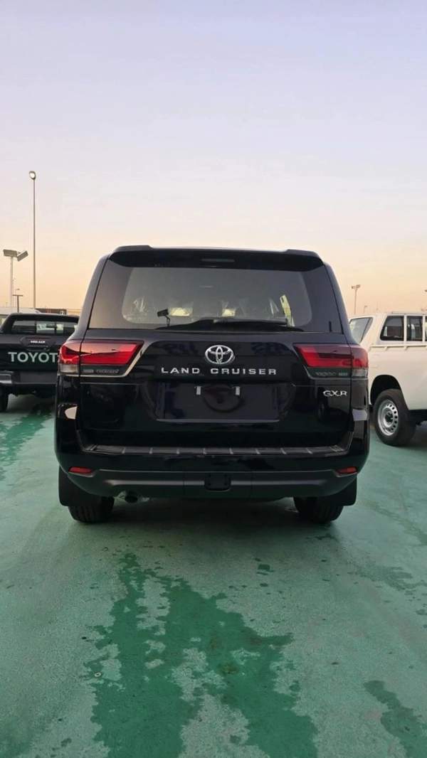 Toyota Land Cruiser GXR 4000 CC 2025 MODEL