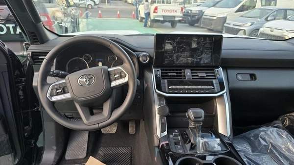 Toyota Land Cruiser GXR 4000 CC 2025 MODEL