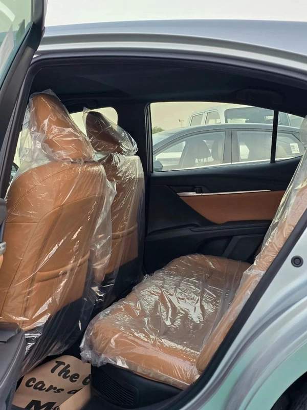 Toyota Camry E 2.5L