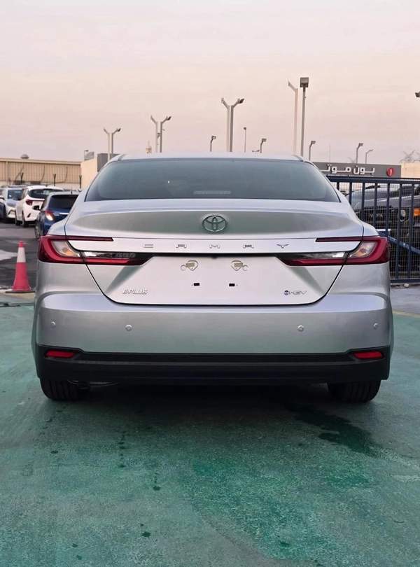 Toyota Camry E 2.5L