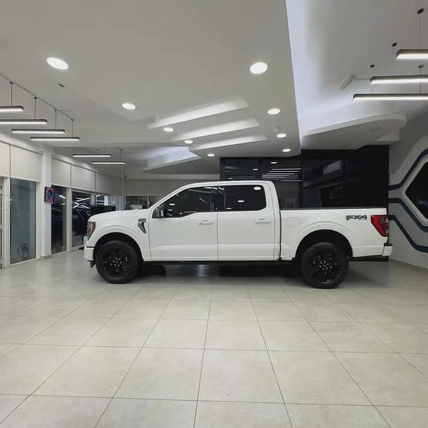 2023 Ford F-150 Platinum 3.5L V6