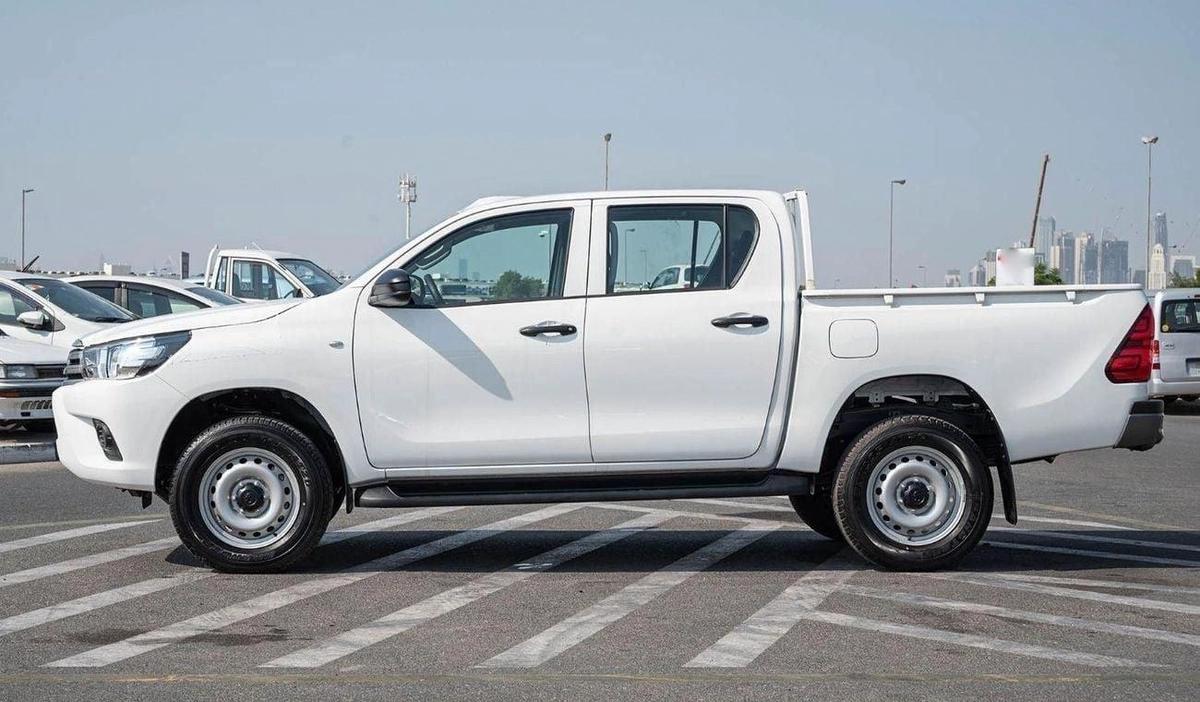 Toyota Hilux Toyota hilux 2.4L DIESEL basic option MY2025-4-4