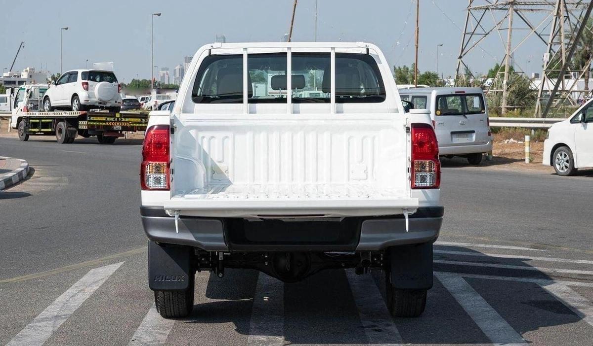 Toyota Hilux Toyota hilux 2.4L DIESEL basic option MY2025-8-8